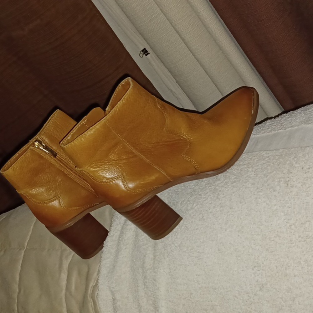 Genuine leather booties 👢 👢
